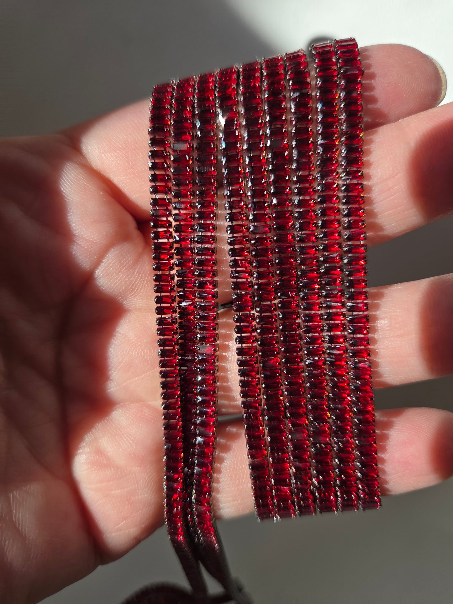 Red rectangular Cup Chain
